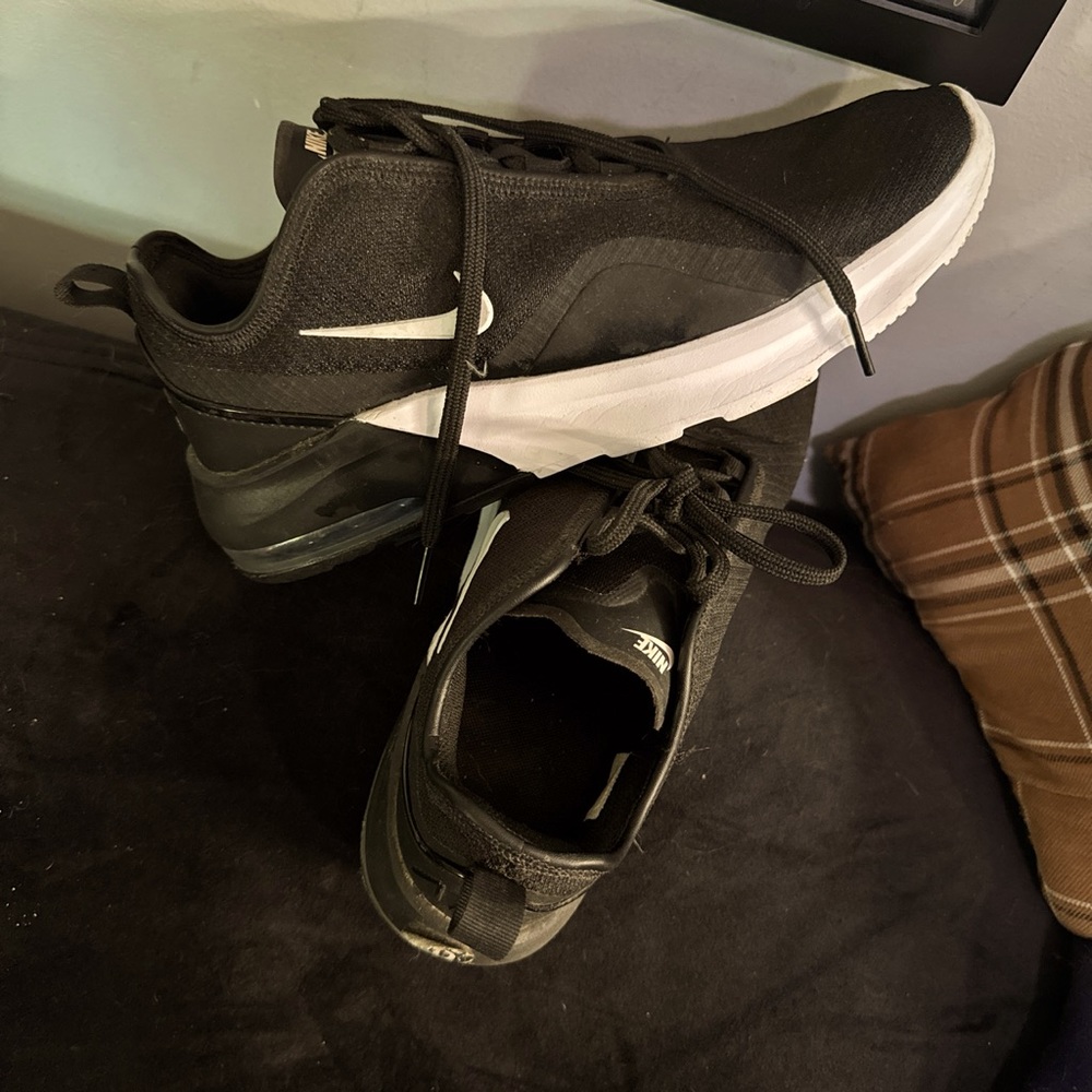 Black and white Nike only worn once